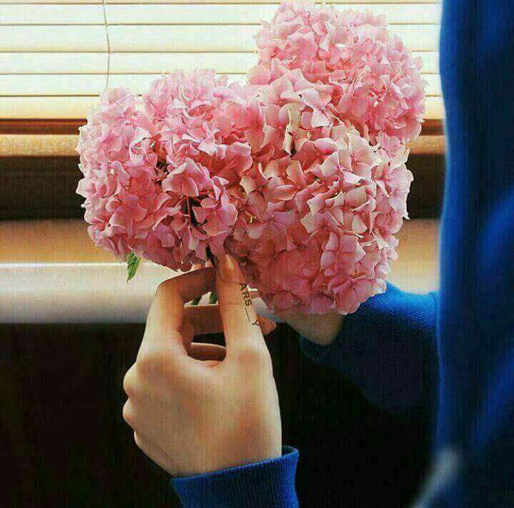 الصمت..هو بكاء الروح   
       
عندما لا يفهمنا احد.