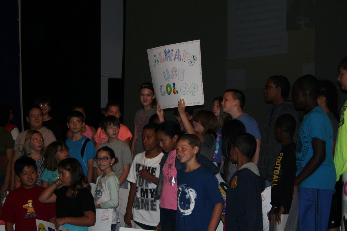 Lyncourt_UFSD's tweet photo. Great advice from our 5th graders
#keepcalmandstaystrong
#alwaysusecolor
#turninyourhomework
#listen
#respectothers https://t.co/BgCQ3pI8vd