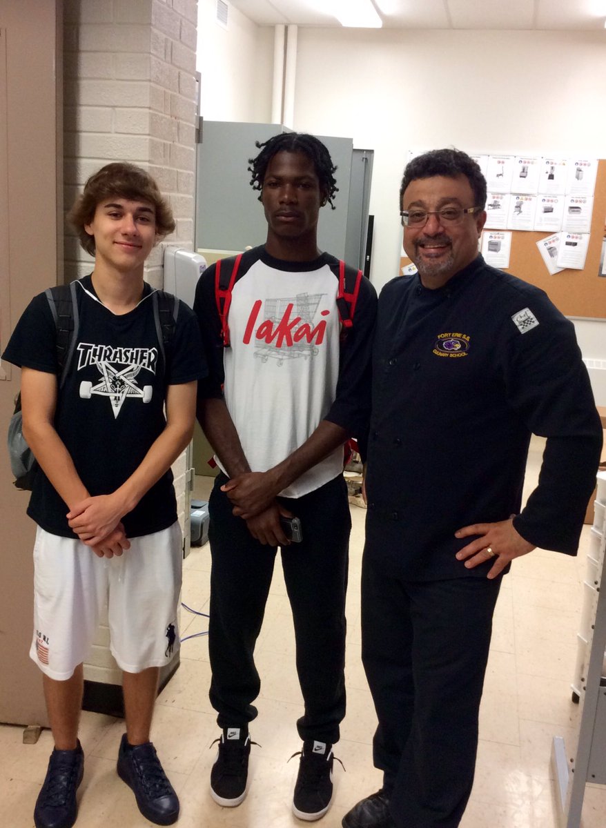 PomegranateGFE's tweet photo. The best Co-Op team at FESS culinary Ricardo, River @FESSROCKS @ThoroldNation @dsbn @skillsontario @warrenthor @RCBHS @warrenthor https://t.co/WAdVLEheHF