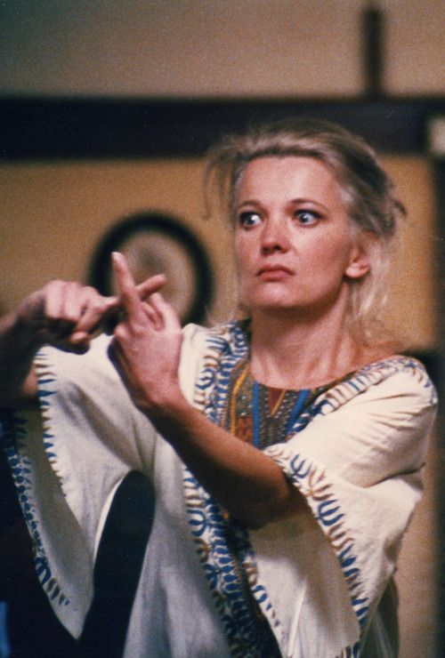 \\You just can\t complain about being alive.
It\s self-indulgent to be unhappy.\\
(happy birthday Gena Rowlands!) 