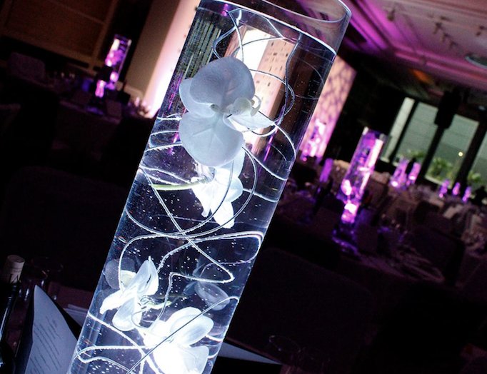 TableArtUAE's tweet photo. Today a staff favorite - the stunning #FlowerFloats are being delivered to a big event! #TableArt #EventManagement #eventprofs https://t.co/bBBnFuLh8F