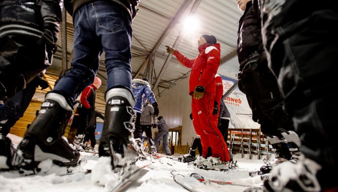 RTLZLife's tweet photo. Last van de warmte? Dit zijn de zes koelste banen: van onderwaterlasser tot indoor skileraar https://t.co/H5C5nevL8f https://t.co/xBPIicVQms