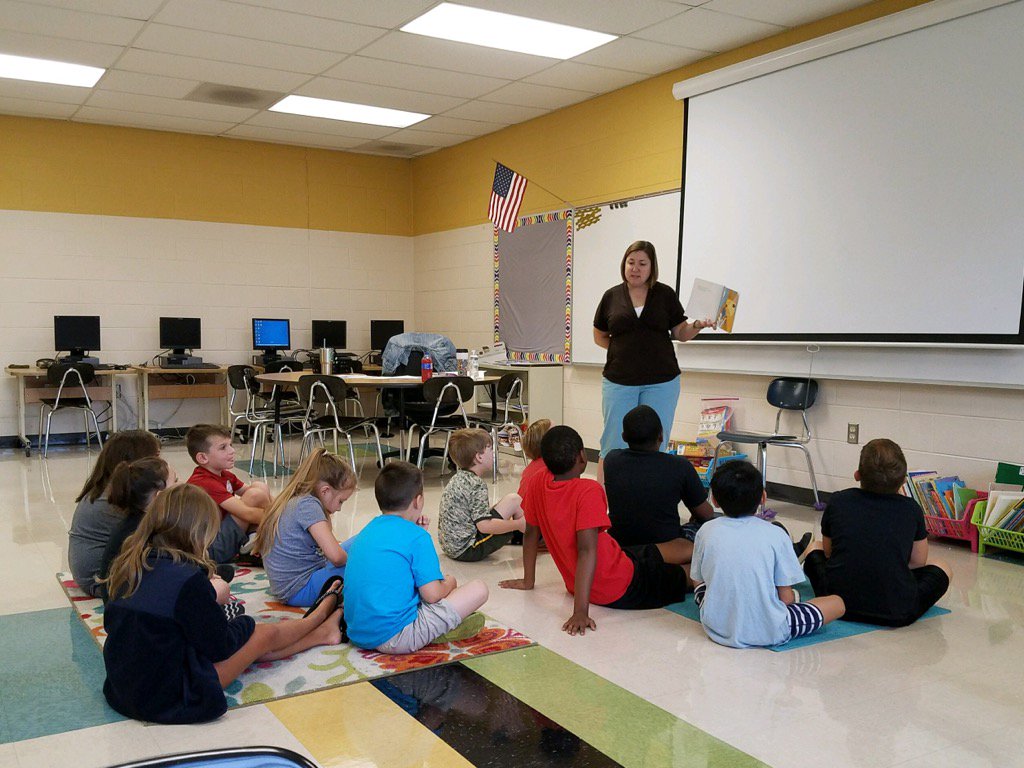 ChristianaES1's tweet photo. Camp Wildcat is off to a great start! #readtobeready #everyonelearningeveryday https://t.co/bVq7pOJTGR