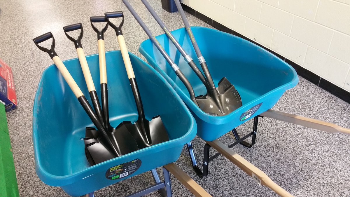 CrazyEco's tweet image. New gardeningtools @RJLANGTDSB @KTaylorODonovan lets #digdigdig #mulchmulchmulch #plantplantplant #savethebees @EcoSchoolsTDSB @TDSB_STEM