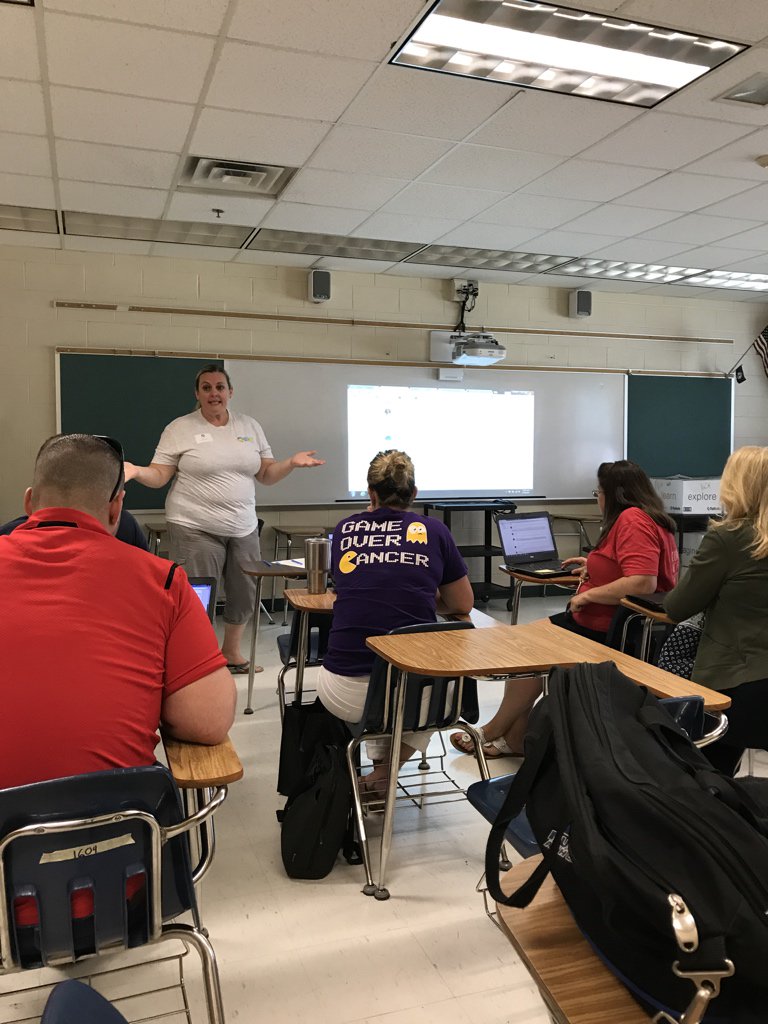 dasaunders199's tweet photo. Learning about anytime, anywhere learning with @Flynnstress and @carrie_edu #MSTsummit https://t.co/LRkAu59tWm