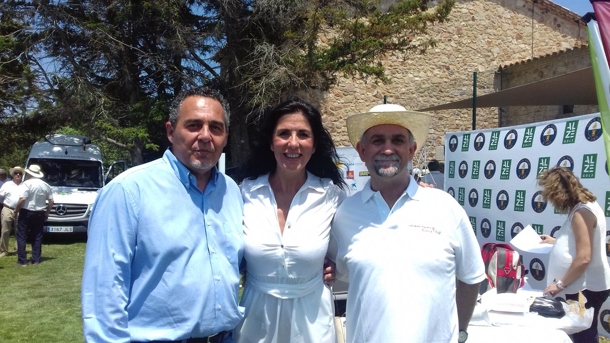 colocpi's tweet photo. #cuinaigolf @CuinaEmpordanet  @criscubero chef @enricherce rest AURUM del @salleshotels #SHCaladelPI gracias @GolfdAroMasNou espectaculardia https://t.co/FykpS4gjQy