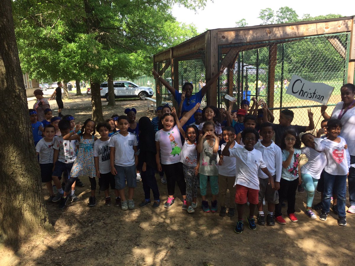 CrewsWest's tweet photo. #FieldDay@JAES @JustinWood@EncoreTeachers#2017SUCCESS https://t.co/xmBXSiiDUQ