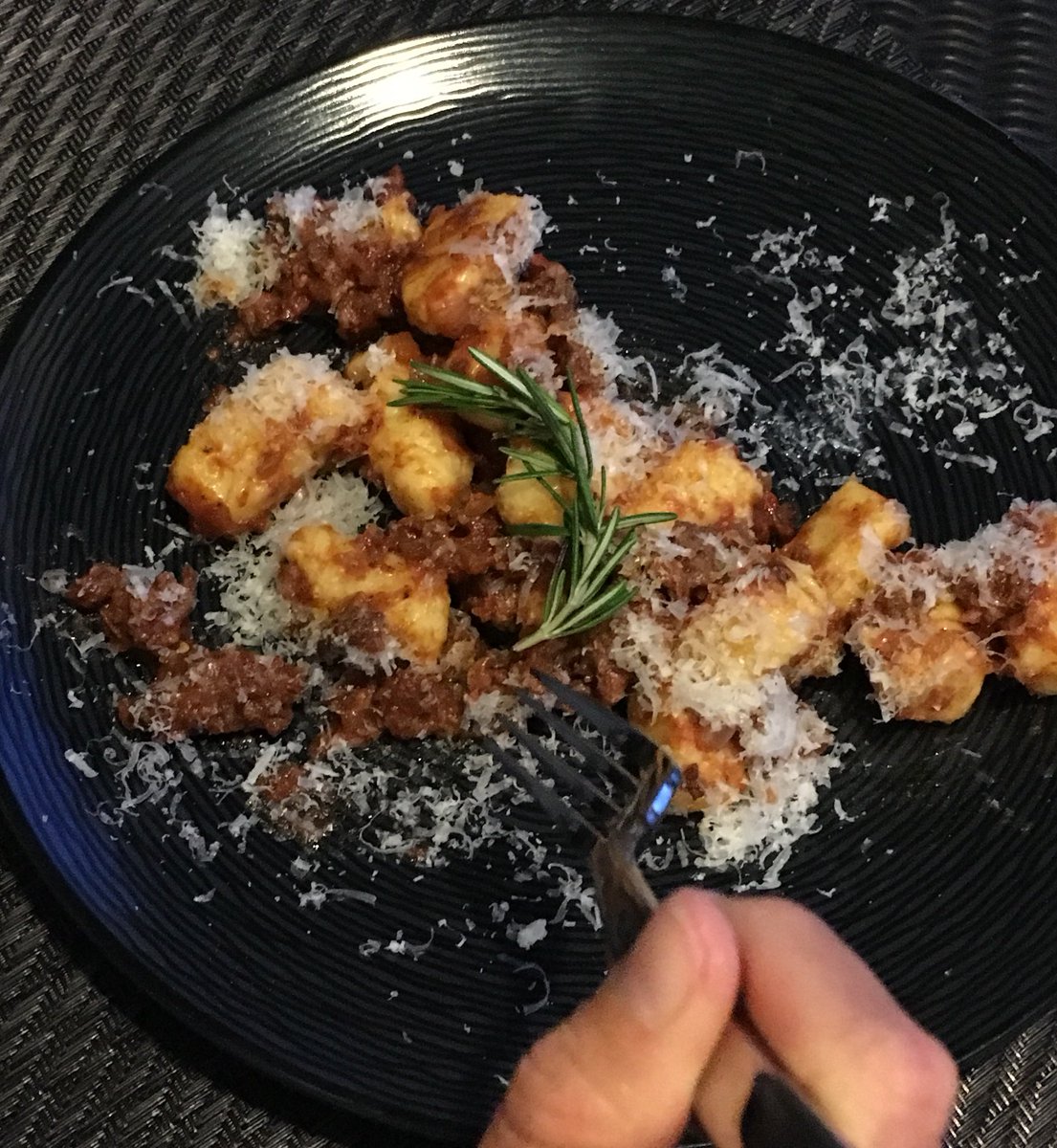 MadoreRob's tweet photo. Nom #notglutenfree 🤘 https://t.co/2PWP8ssygC