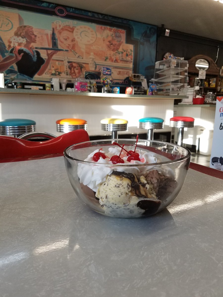 SabinGenrlStore's tweet image. Now featuring our Family Ice Creme Sundae. Bring down the whole family and dig in!! Just 7 miles South of Moorhead on HWY 52.