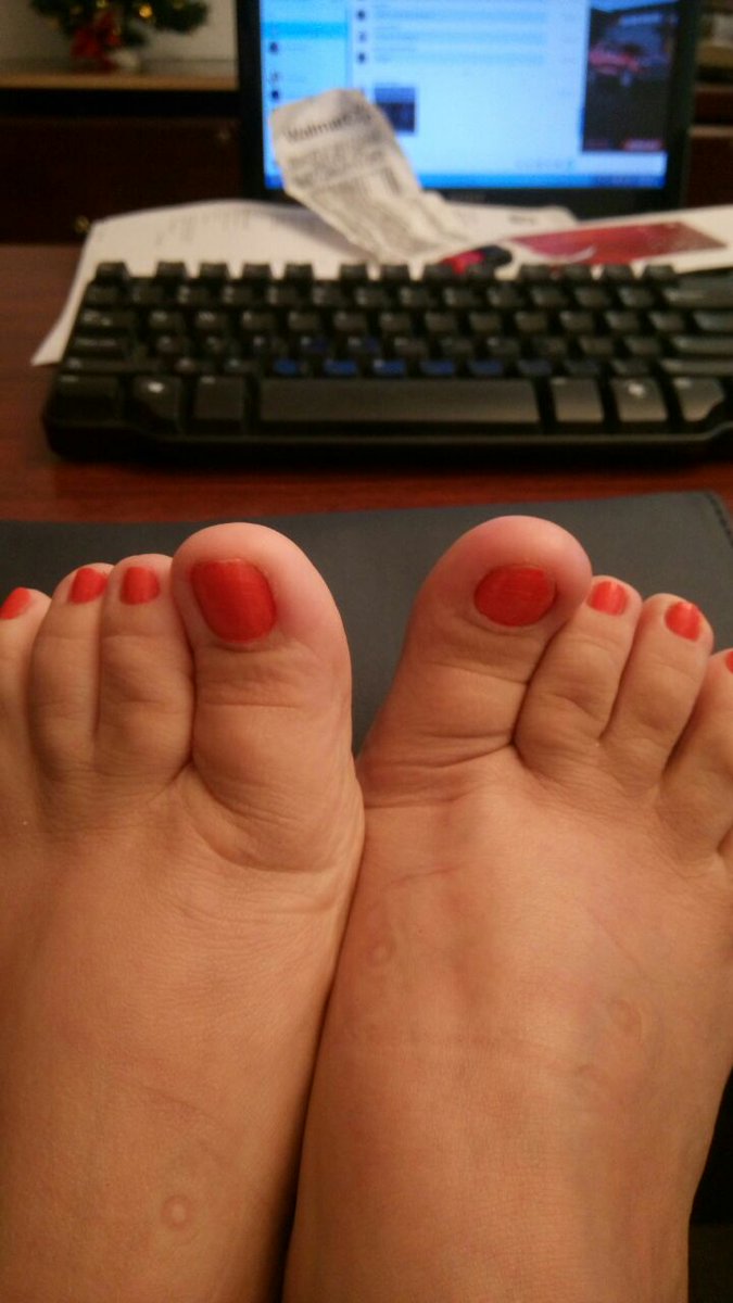 LindosPiesMEX's tweet photo. EN la oficina, lista!  😍😍
#footslaves #feetfetish #FootFetish #feetfetich
#fetichedepies #fetiche #fetish #feetselfie
#barefoot #barefeet https://t.co/DjwyrBEUrl