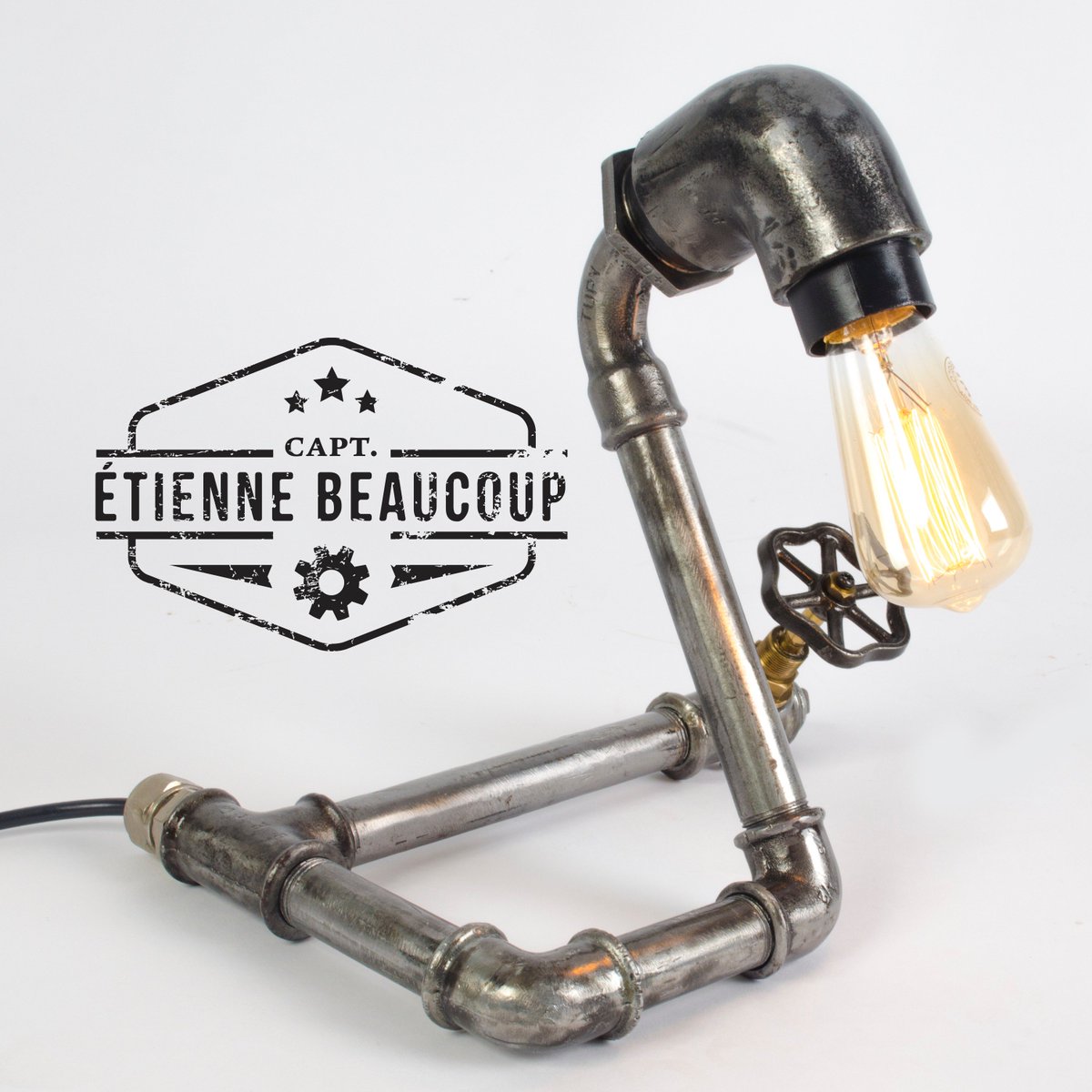 etiennebeaucoup's tweet image. New pipelamp finished. #P010 - VIPER. #industrialfurniture #industrial #industrieelwonen #reuse #pipelamp