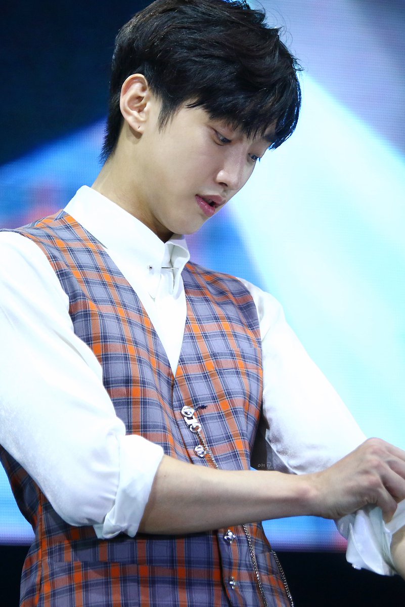 애교😃 tweet media