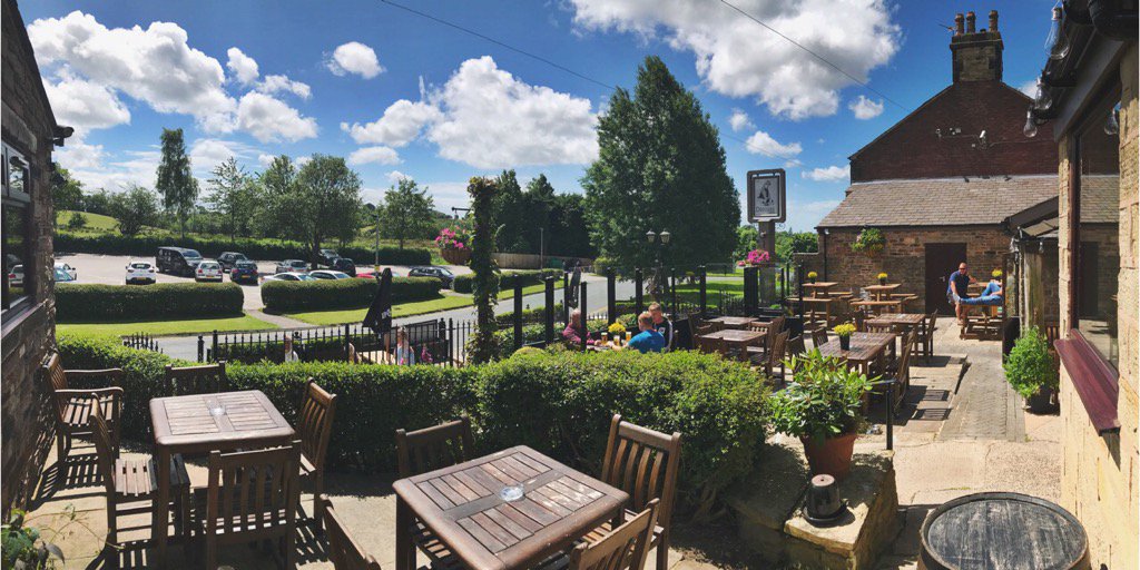 thedressersarms's tweet photo. It's another beautiful day here at The Dressers Arms! ☀️🙌🏼 #heatwaveuk https://t.co/Udgftselkf