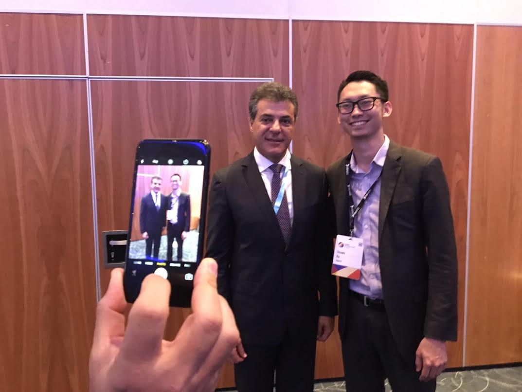 BetoRicha's tweet photo. Durante a conferência internacional Global Expansion Summit, em Londres, falei sobre os investimentos no Paraná. https://t.co/CP4LAhrBeb