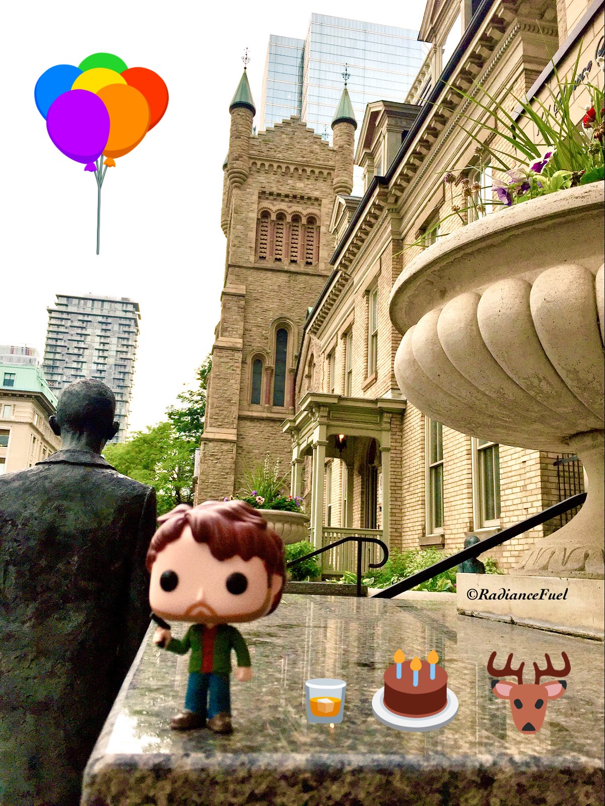 Happy Birthday Hugh Dancy!   