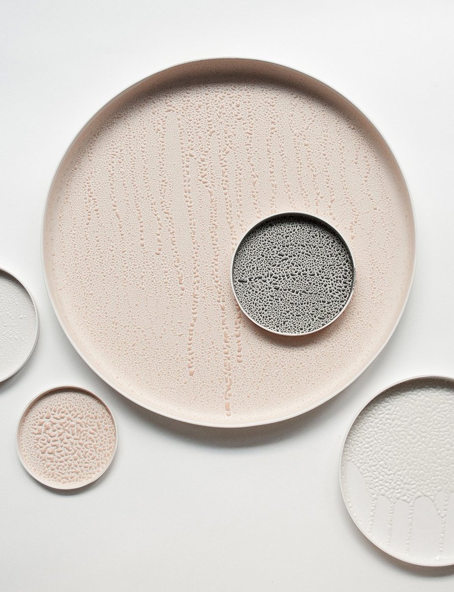 We sat down with Lotte de Raadt, who’s aim is to stimulate sustainable use of water with her series of ceramics.
hutspot.com/lotte-de-raadt/