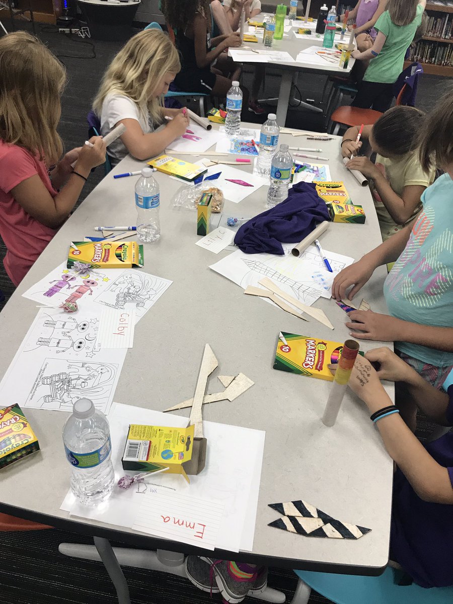 JonesSVALMS's tweet image. Future engineers at work! #rocketdesign #SummerofSTEM @carriebholloway @GCSCSTEM @JChav80 @svasteamlab