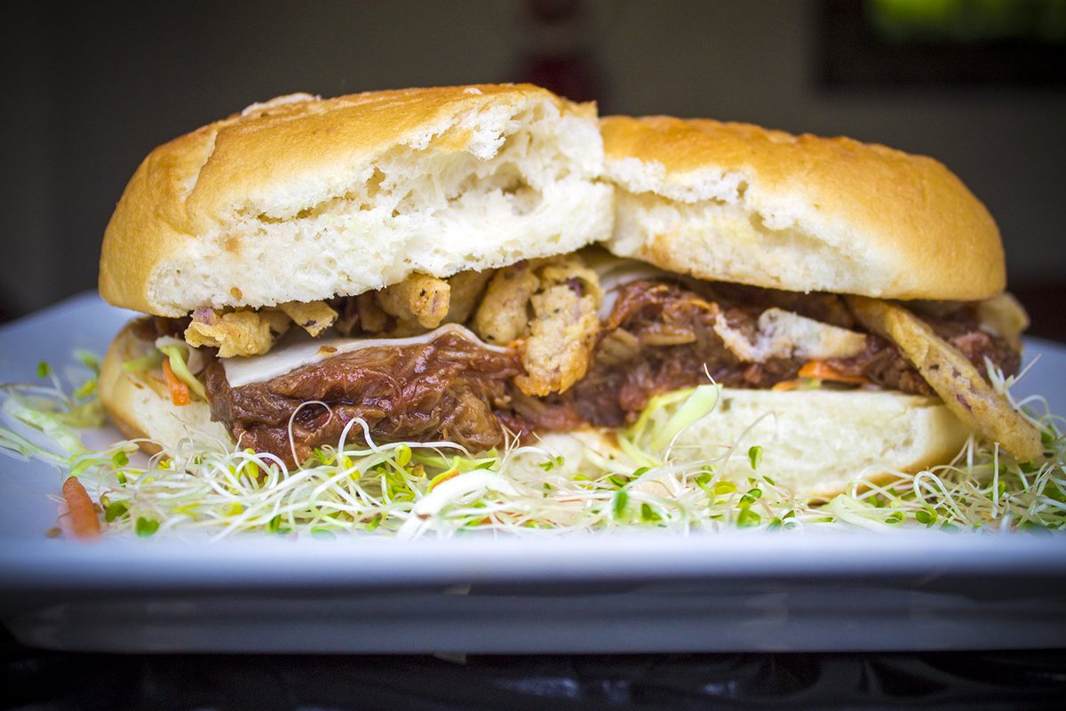 nygardendeli_sd's tweet photo. Our Pulled Chicken Panini is our #GlutenFree sandwich of the month!

#EatSanDiego https://t.co/nxAzjYJpcp