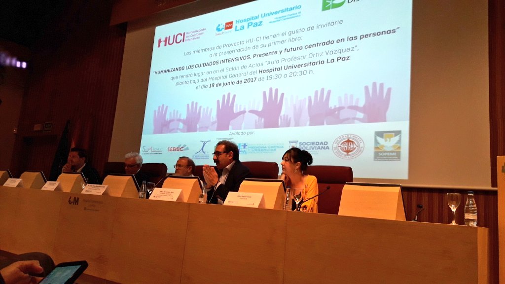 AlbertoBGomez's tweet photo. H...umanizar al H...umano ☞pacientes... familiares y profesionales 🏨🏥
🖐🖑 @HUMANIZALAUCI 
#BenditaLocura #LibroHumano https://t.co/wW3bflB9Bg