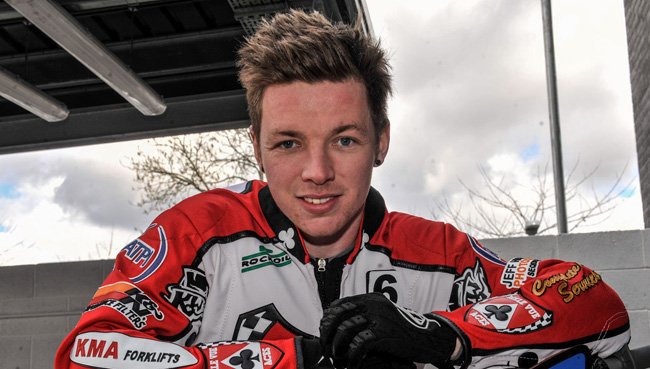 Attention all speedway promoters. This is <a href="/JoeJacobs93/">Joe Jacobs</a> Just reminding you cause you all seem to have forgotten. Please R/T