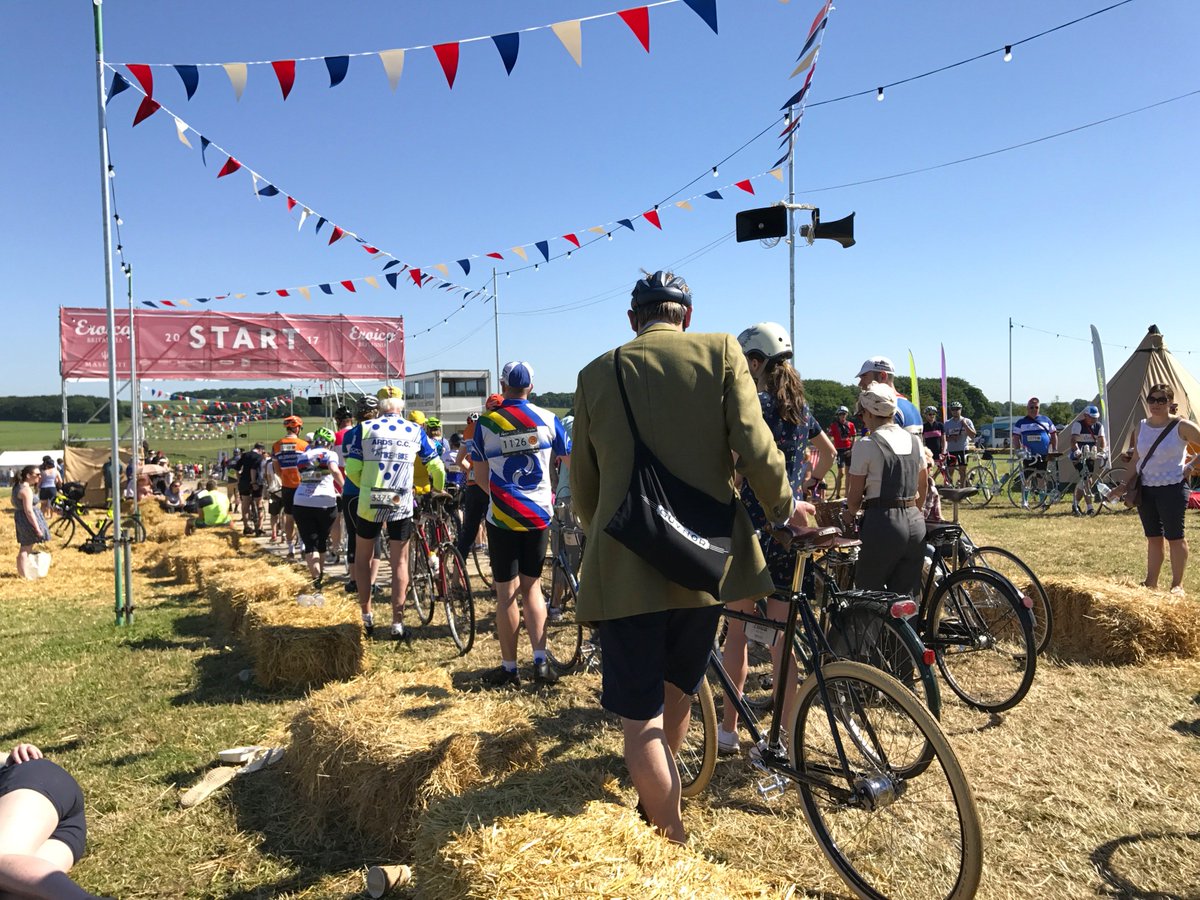 vpdd's tweet photo. Retweet if you enjoyed #EroicaBritannia last weekend!

#heatwaveuk https://t.co/PNSxPUmTA3
