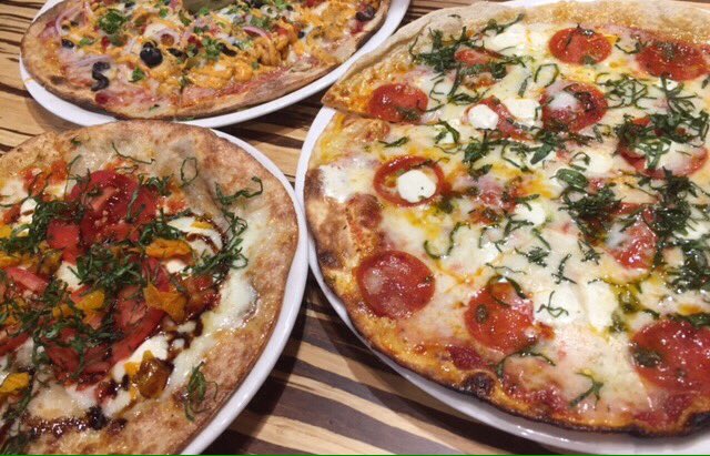 <a href="/MalawisPizza/">Malawi's Pizza</a> #malawiscapri #santafe #primopepperoni all delicious!!! #malawis #pizzawithapurpose #thevillage