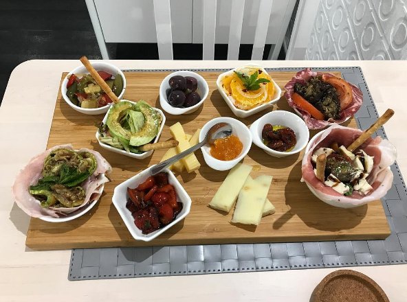Food&Tapas tweet media