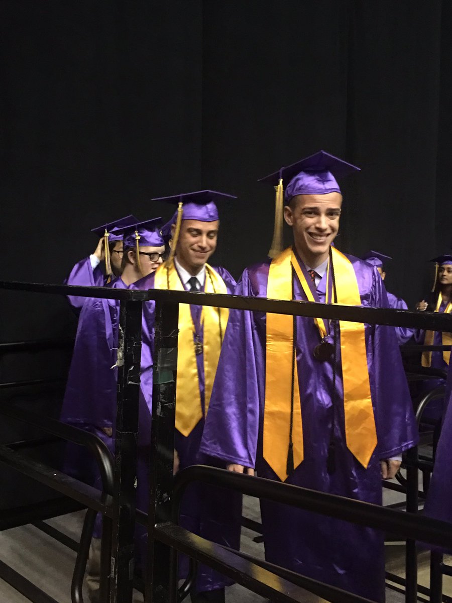 FCPSLBSS's tweet photo. Scenes from @lbclassof2017 Graduation! https://t.co/cfG8s9hPcg