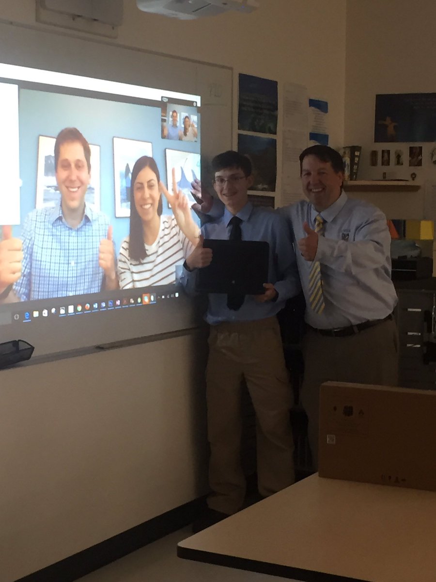 vendi55's tweet photo. Stoked that one of my students won @MicrosoftEduCA #exploreteachbuild challenge @PlayCraftLearn @MeenooRami #MIeexpert #MinecraftEdu https://t.co/2dVWHQ2Tep