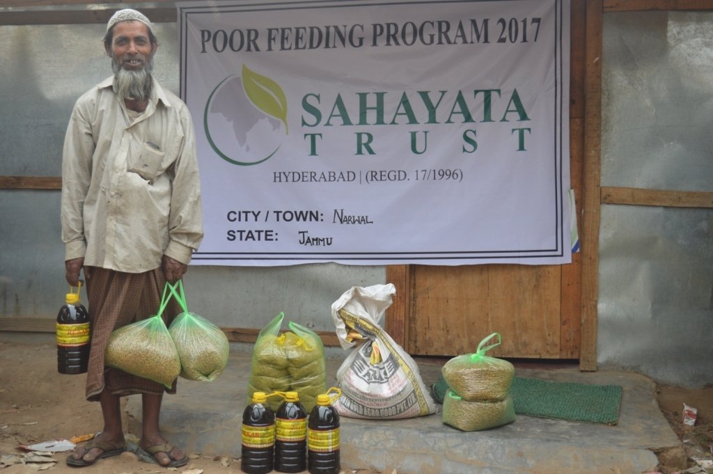 IMRC_USA's tweet photo. #IMRC finishes #RamadanFeedingProgram this week. Help distribute #food like in Narwal Jammu by texting IMRC to 71777 and making a #donation. https://t.co/7mDxbqSyQ6