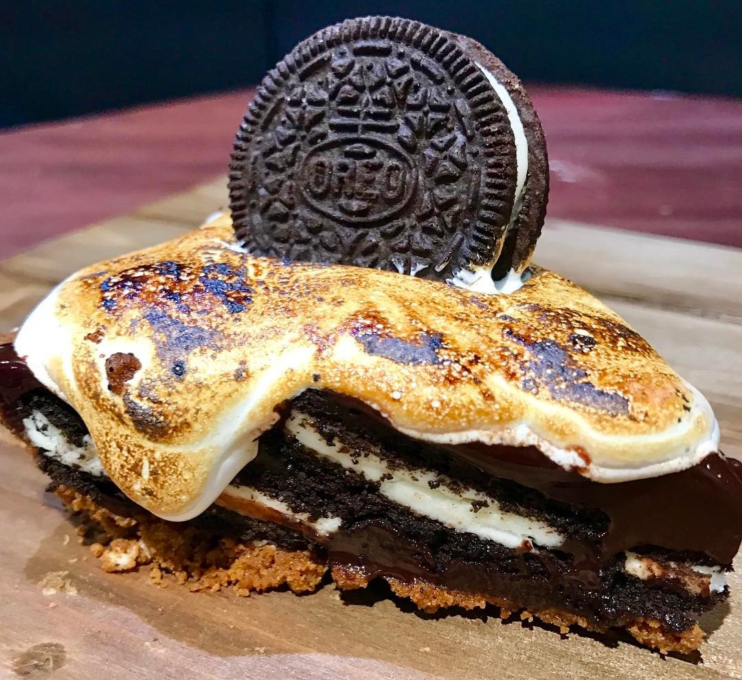 bestfoodmiami's tweet photo. The new S'mores Pie at @fdpies
📷 ig:fdpies https://t.co/Pi2A4MbVYw https://t.co/lXaTOCYmQf