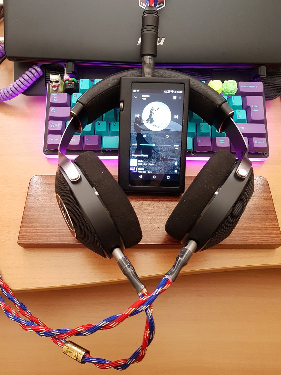 theoneinyellow's tweet photo. @FocalOfficial @Focal_UK @dhc_audio @ModeratOfficial @MassiveAttackUK @FKAtwigs @ONKYO_EU @stereophilemag @headfi @TIDALHiFi @AudioPrimate @FranksHeadphone @InnerFidelity Continuing my listening session; AMAZEBALLS!
Can't wait to get my desktop system completed soon!
#FocalElear #Elear #headphones #audiophile https://t.co/1qufo6kiIP
