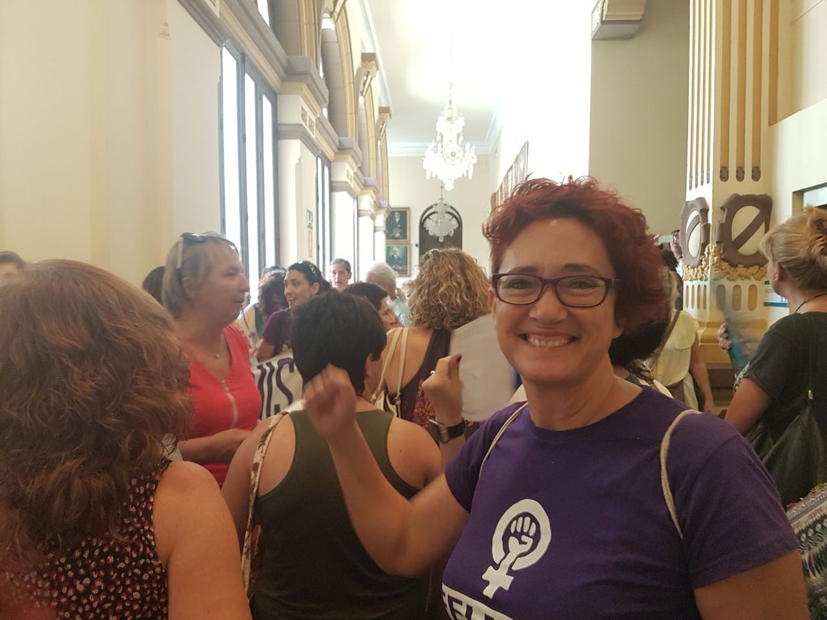 FELMAMlg's tweet photo. #AlertaFeminista #19J #FELMA ahora en ayto d @Malaga x unos presupuestos reales para acabar con #violenciamachista #ViolenciaInstitucional https://t.co/UdSH6nrkNf