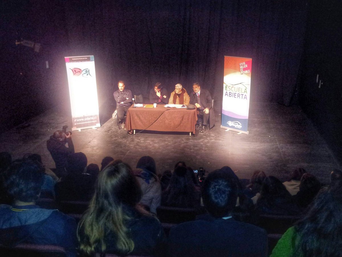 sidarte_chile's tweet photo. A sala llena lanzando el programa #nomásbutacasvacías con Recoleta.  Bien @teatrosidarte!! https://t.co/O3X3gXSLAS