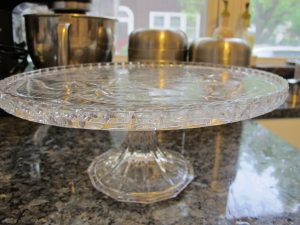 YellowMartha strikes again! Quick DIY custom cake stand from rummaged stuff or the dollar store! bit.ly/2rIOM9Z #sponsored