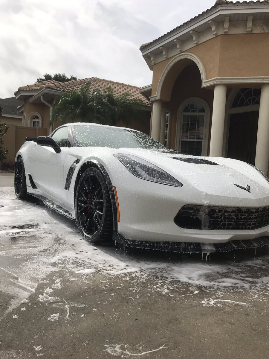 DetailingBricks's tweet photo. Full exterior and engine bay Detail for this brand new Z06 Calloway Corvette👀 https://t.co/6l1Jf4twxd