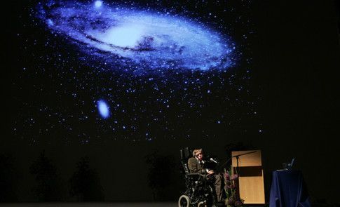 wef's tweet image. Stephen Hawking thinks humanity only has 100 years left on Earth wef.ch/2r5aTlJ