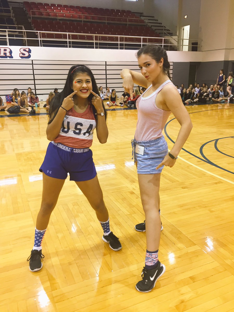 isaa__2020's tweet photo. RETTE MINI CAMP❤💙 #yea77 https://t.co/0A8uLdybOi