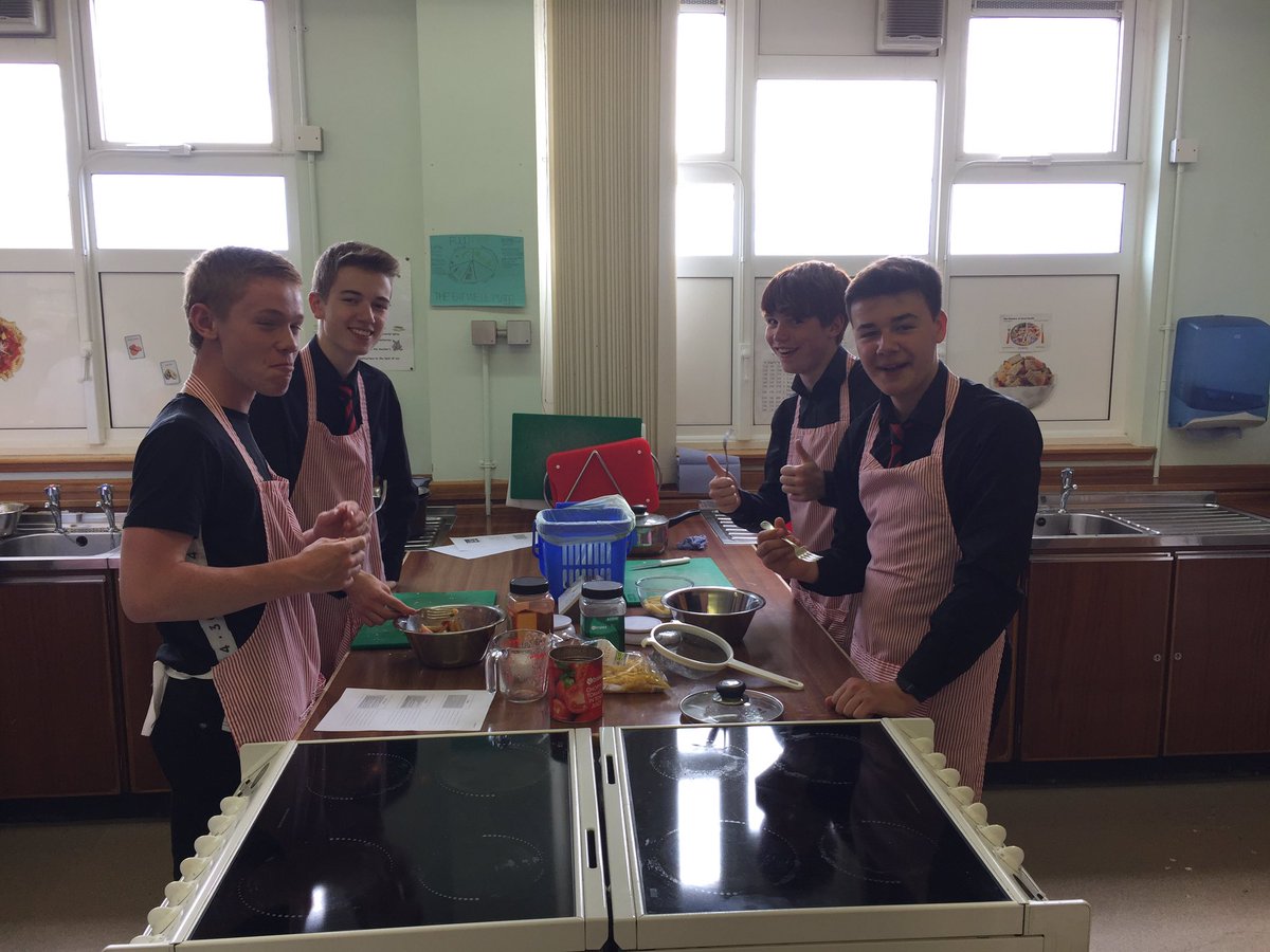 ChallengerBroch's tweet photo. Good cooking class to refresh us on the basics! 9 days to go!!! 🇹🇿🇹🇿🇹🇿 https://t.co/9akFjehspK