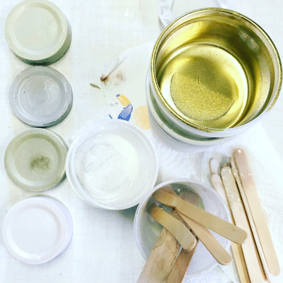 Golden labo day #testing #newstuff #soon #design #resin #epoxy #epoxyresine #gold #designlab #handmade #creative #creativelife #materials