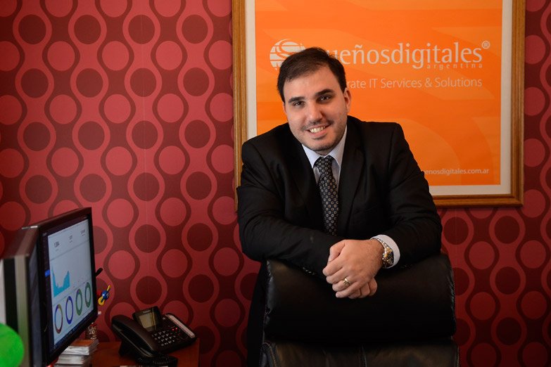 socialify_info's tweet photo. Nota de Tiempo Argentino con el Director de Socialify 💪
#BeSmartBeSocial
https://t.co/wObNma7zPK https://t.co/rEFAx9ROJ2