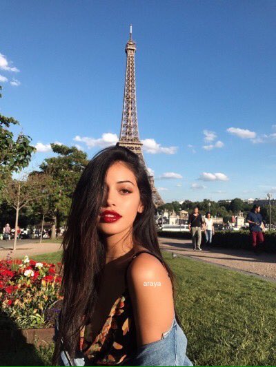 reyescashley's tweet photo. kiss me under the light of a thousand stars https://t.co/IF23eg8z7s