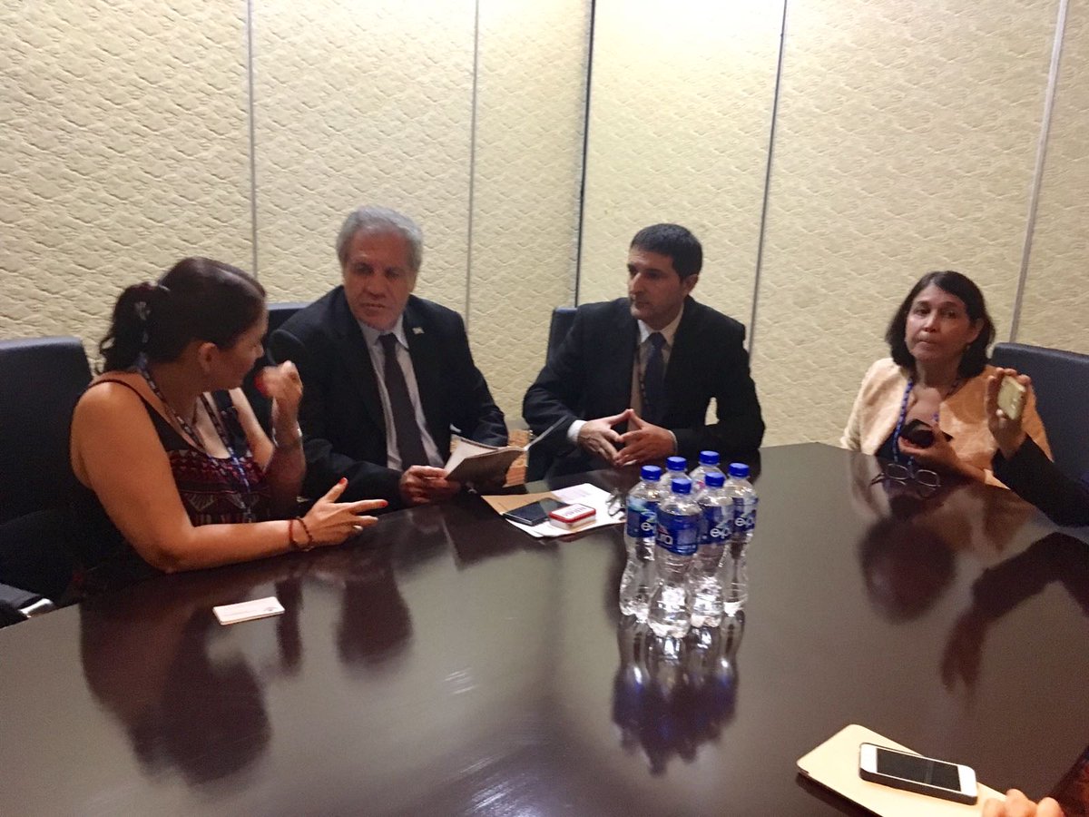 providacm's tweet photo. : RT PLJV7: #HumanLife47AgOea #AsambleaOEA Entrega a Luis Almagro de la Declaración de México https://t.co/uCaK4cGJXb