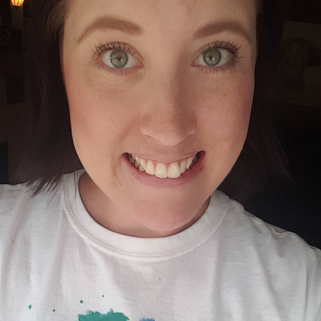 PaulaSears14's tweet photo. I have been challenged to sell 2 mascaras today!! Who is ready to take the 3D fiber lash mascara challenge and help me reach my goal!!? https://t.co/HEfy16qiL2