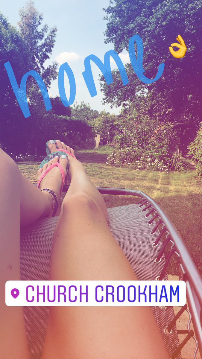 SamReesClark's tweet photo. Relaxing back at home before flying out to Euro's tomorrow 👌🏡❤️ https://t.co/w6f9bzZzlB