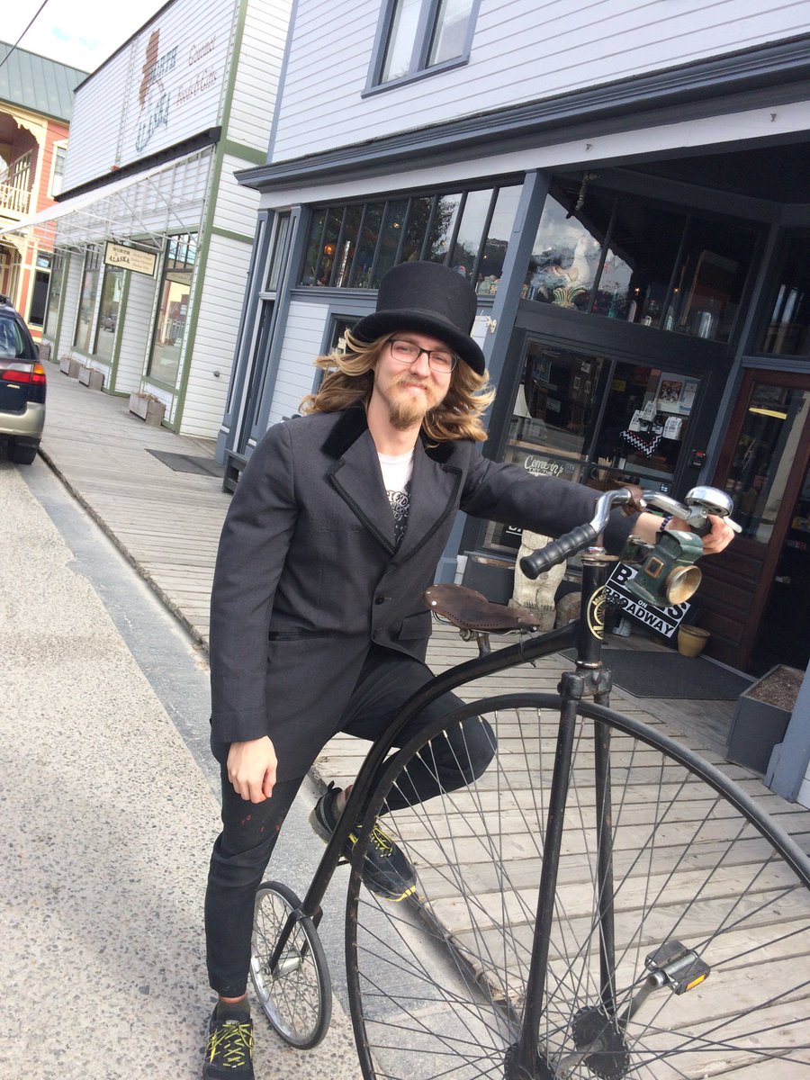 CampfireCycling's tweet photo. Our Utility Cycling Expert, Wes, checks in from his new digs up North, The Bike-Friendliest Little Town in America https://t.co/Dj3IkRE8kA https://t.co/uizCtWrBWO