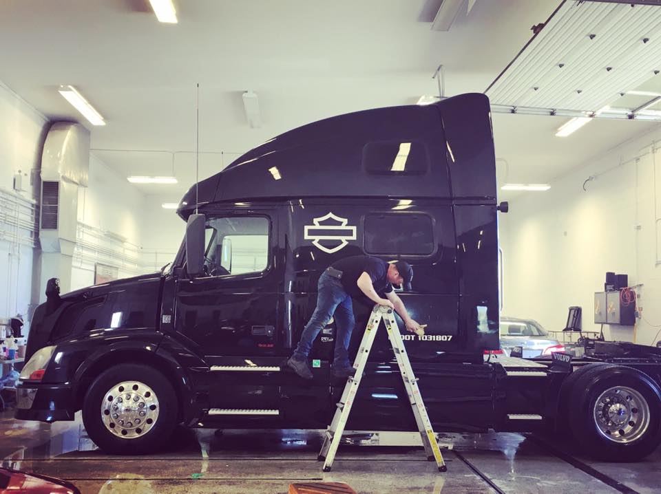 StevesShineShop's tweet photo. What do you think of this big beauty? #transport #nltraffic #nlcars #newfoundland #harley #shiny #cleantrucks #detailing https://t.co/qM07ArTZGA