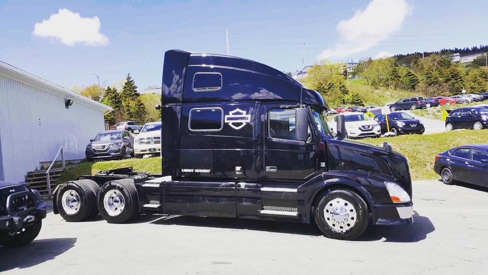 StevesShineShop's tweet photo. What do you think of this big beauty? #transport #nltraffic #nlcars #newfoundland #harley #shiny #cleantrucks #detailing https://t.co/qM07ArTZGA