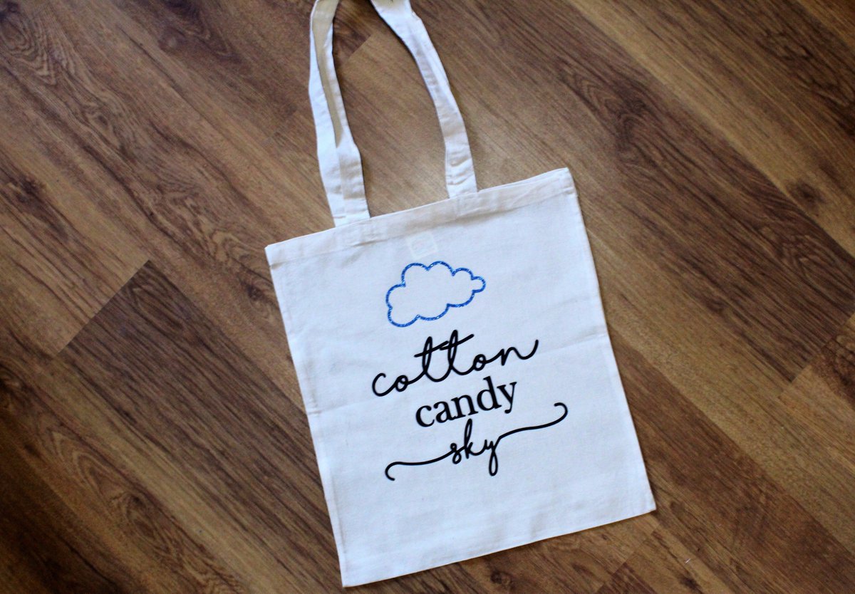 aliengear_co's tweet photo. Preview of new totes coming to https://t.co/AyZwOWQTGW really soon! 😊 https://t.co/RizN9G9C9B