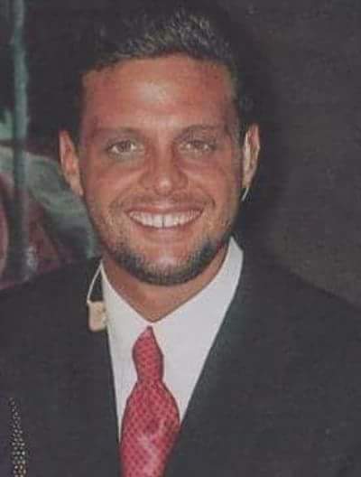 RadioTuYYoLM's tweet photo. Nooo nunca dejes de soñar y mañana al despertar ve la vida con amor sonríe, sonríe... #LMFrases #LuisMiguel | @LMXLM https://t.co/u4VCbFHiyY